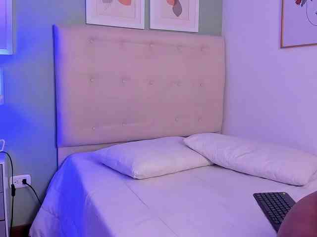 AntonellaBarone webcam