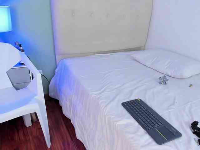 AntonellaBarone webcam