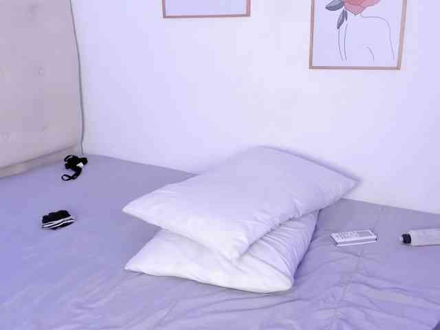 AntonellaBarone webcam