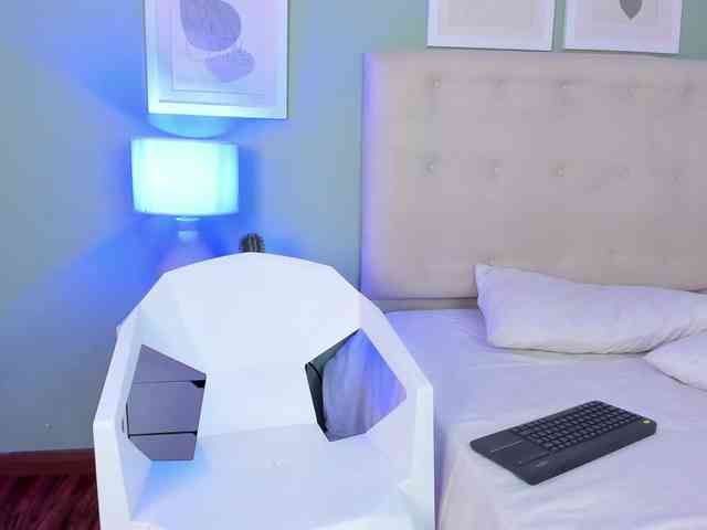 AntonellaBarone webcam