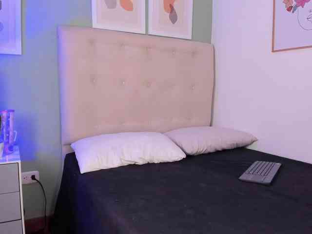 AntonellaBarone webcam