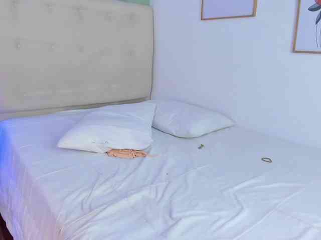 AntonellaBarone webcam