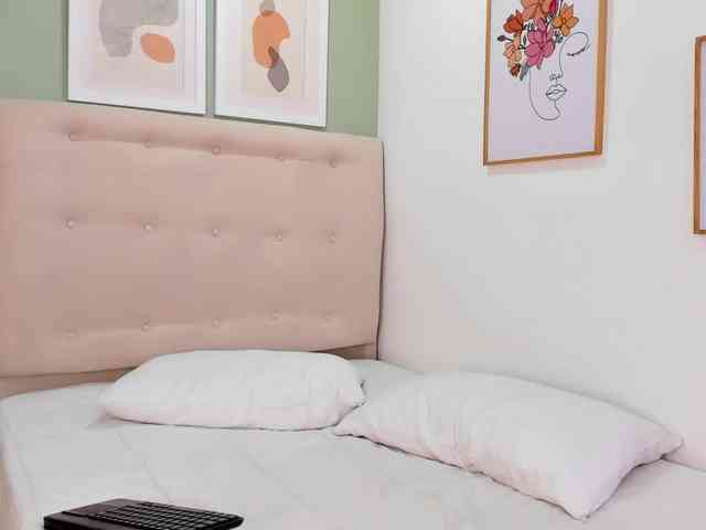 AntonellaBarone webcam