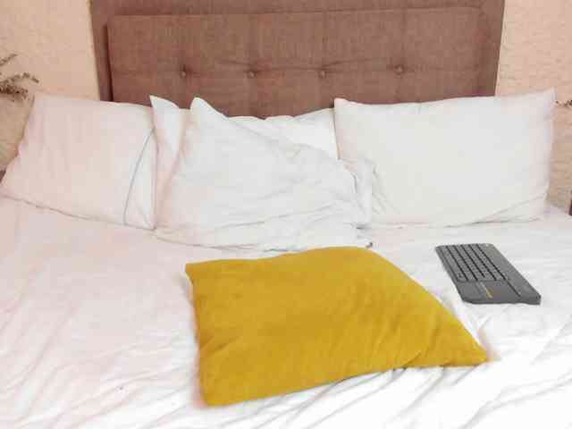 AntonellaBarone webcam