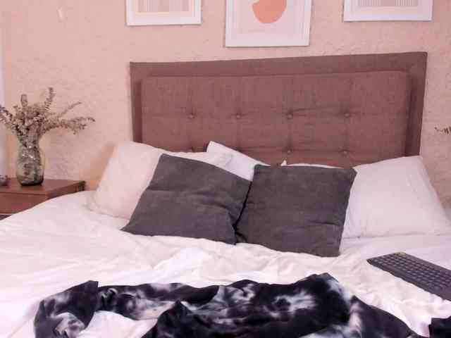 AntonellaBarone webcam