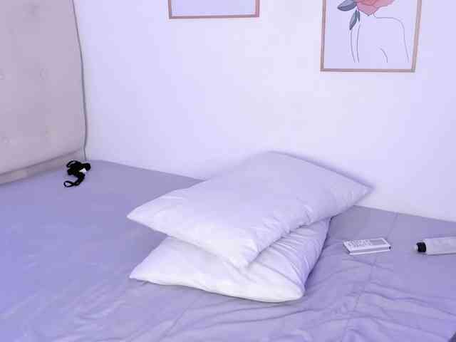 AntonellaBarone webcam