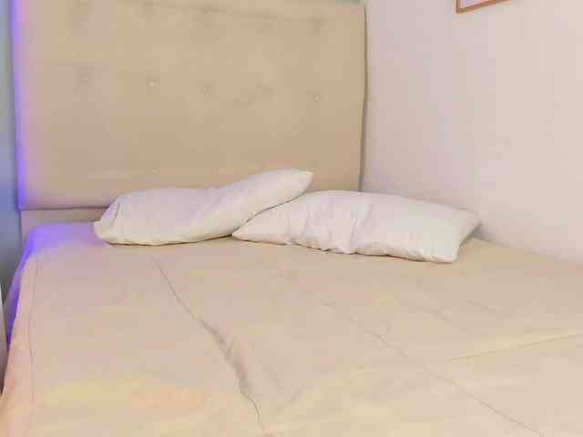 AntonellaBarone webcam