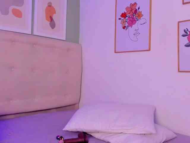 AntonellaBarone webcam