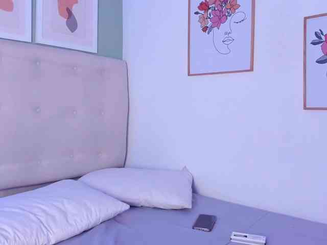 AntonellaBarone webcam