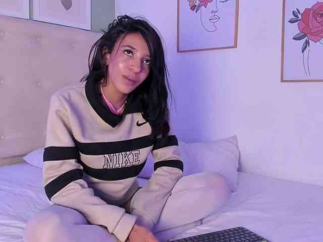 AntonellaBarone webcam