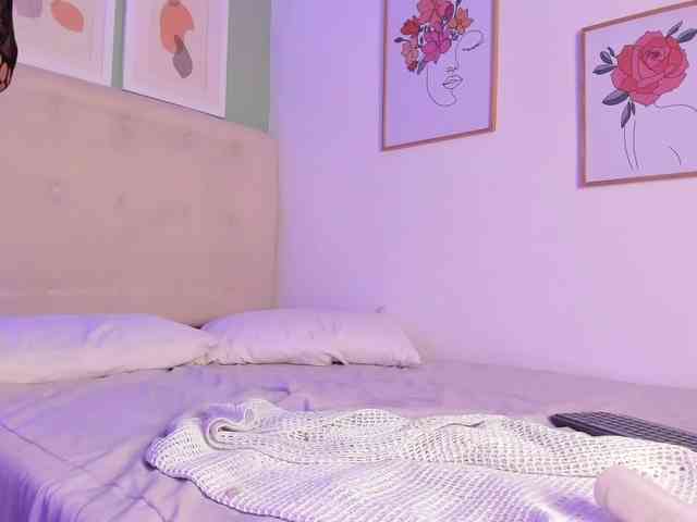 AntonellaBarone webcam