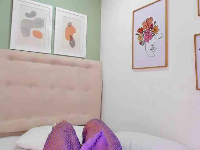 AntonellaBarone webcam