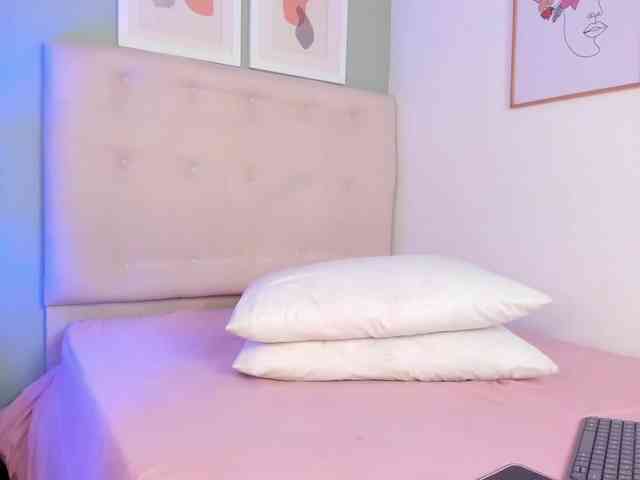 AntonellaBarone webcam