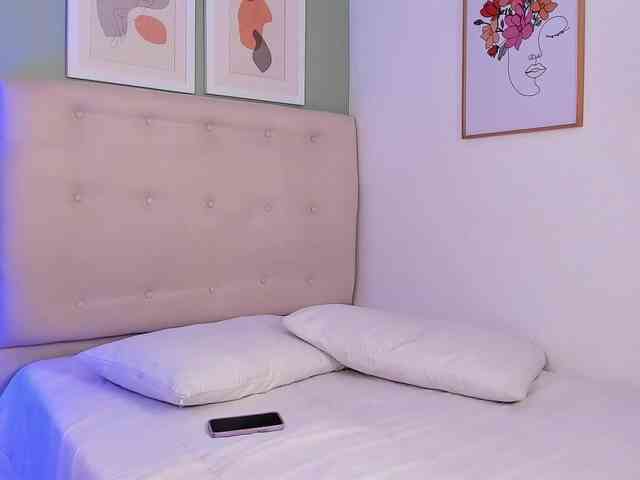 AntonellaBarone webcam