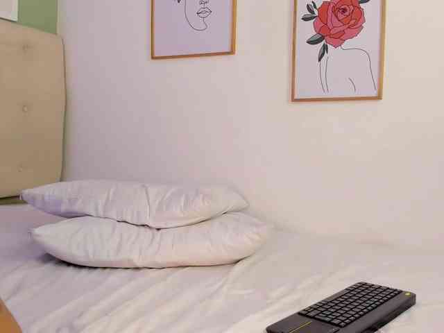 AntonellaBarone webcam