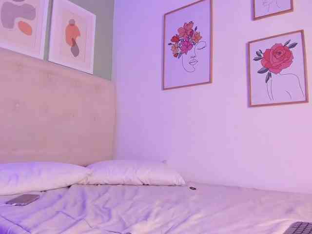 AntonellaBarone webcam