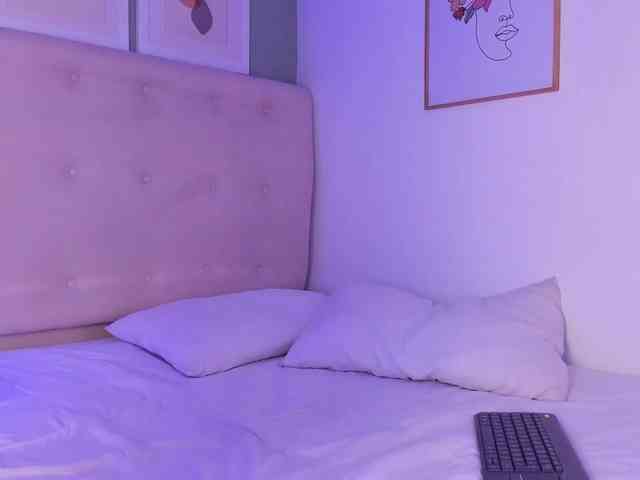 AntonellaBarone webcam