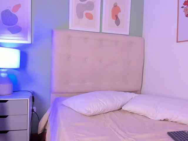 AntonellaBarone webcam