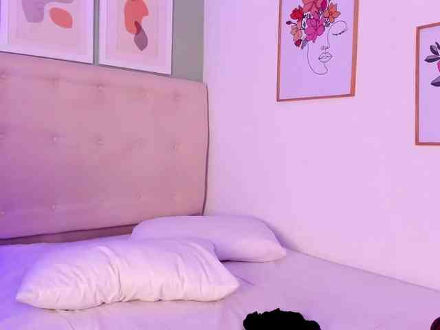 AntonellaBarone webcam