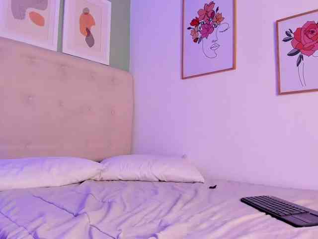 AntonellaBarone webcam