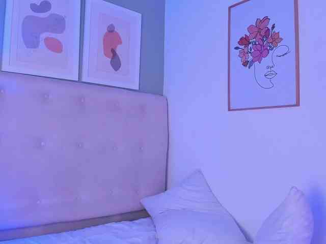 AntonellaBarone webcam