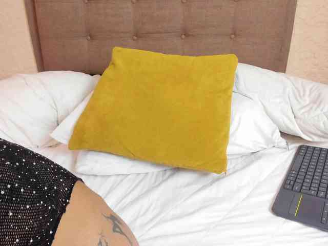 AntonellaBarone webcam