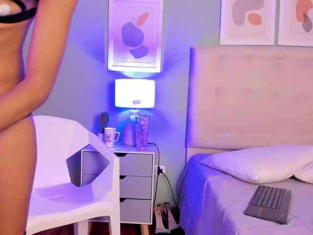 AntonellaBarone webcam