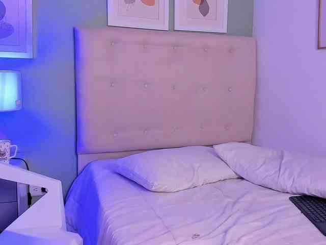 AntonellaBarone webcam