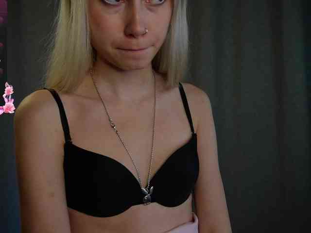 RosyCheeks1 Live Webcam on BongaCams