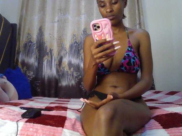 L0nelyP3arl webcam bongacams model stream image