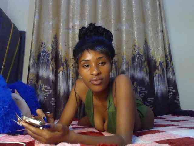 L0nelyP3arl L0nelyP3arl