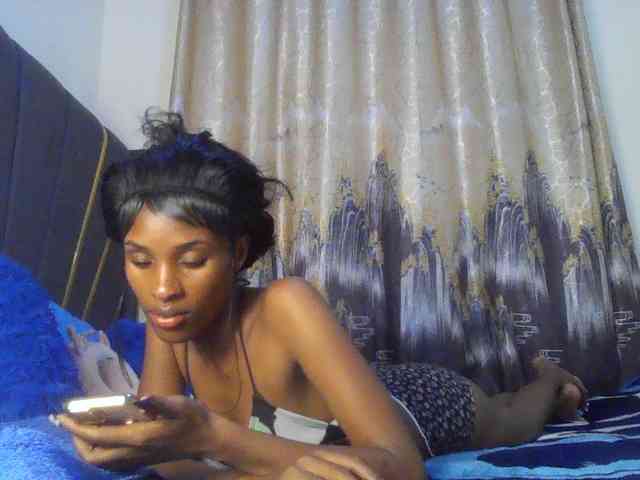 L0nelyP3arl L0nelyP3arl