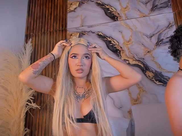 azul--honey's BongaCams show and profile