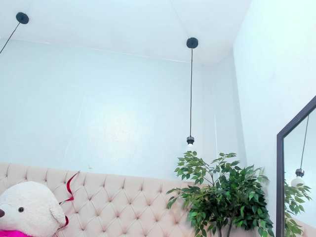 Holly-Sly's BongaCams show and profile