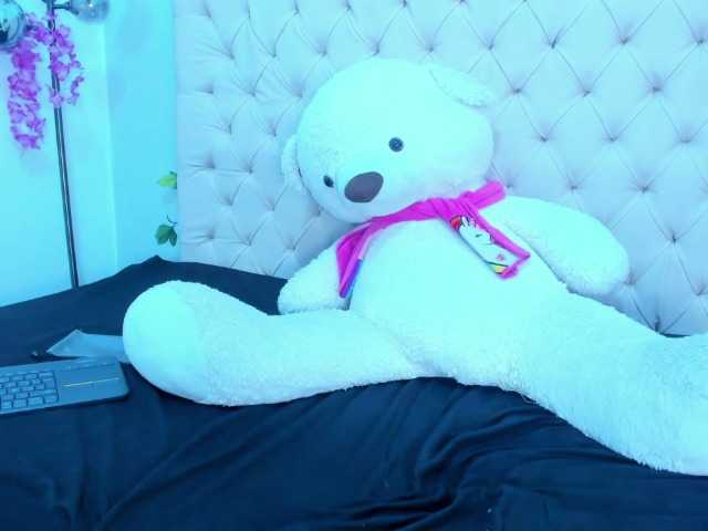 Holly-Sly's BongaCams show and profile