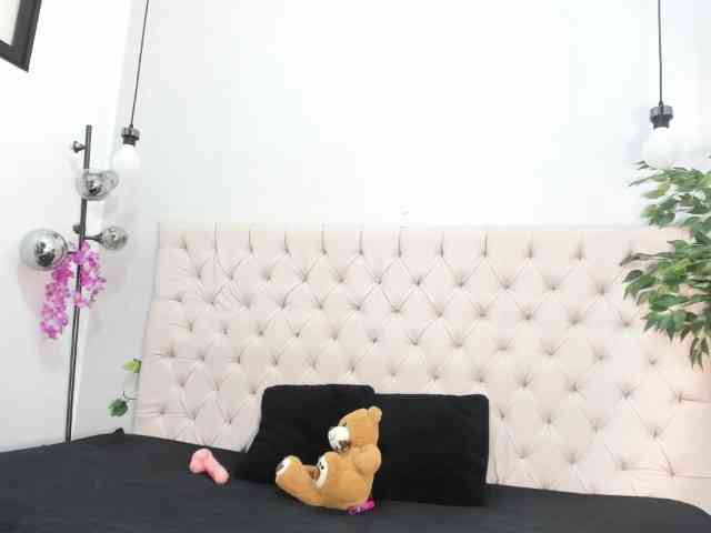 Holly-Sly Live Webcam on BongaCams