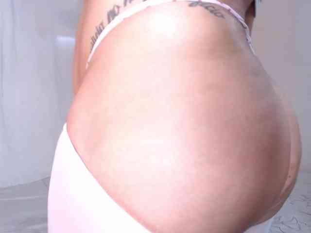 maraa2lee Live Webcam on BongaCams