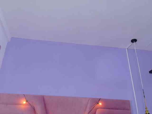 cutiecurvyForeign cutiecurvyForeign