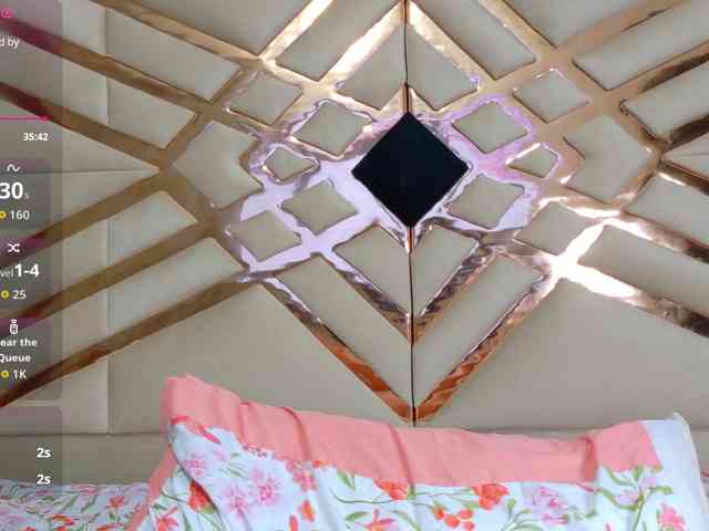 cutiecurvyForeign cutiecurvyForeign