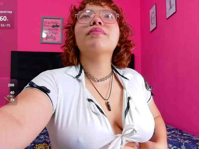 cutiecurvyForeign cutiecurvyForeign