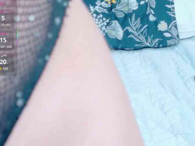 cutiecurvyForeign cutiecurvyForeign