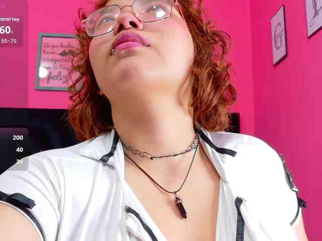 cutiecurvyForeign cutiecurvyForeign