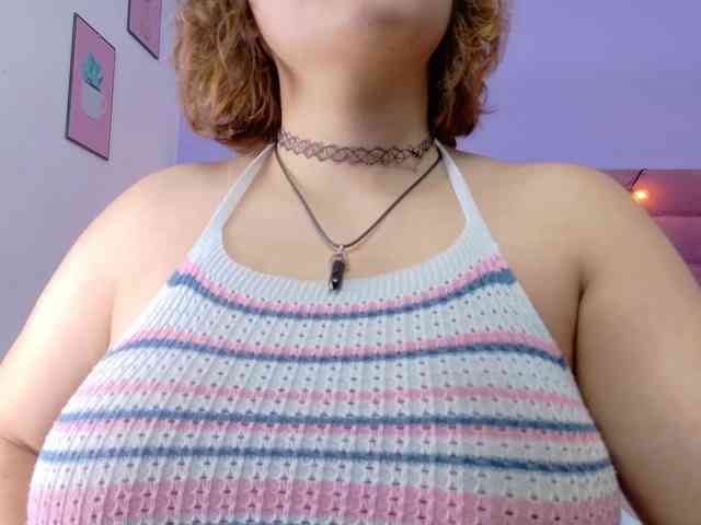 cutiecurvyForeign cutiecurvyForeign