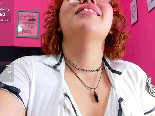 cutiecurvyForeign cutiecurvyForeign