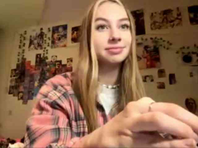 LucreciaSoricelli webcam