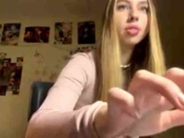 LucreciaSoricelli webcam