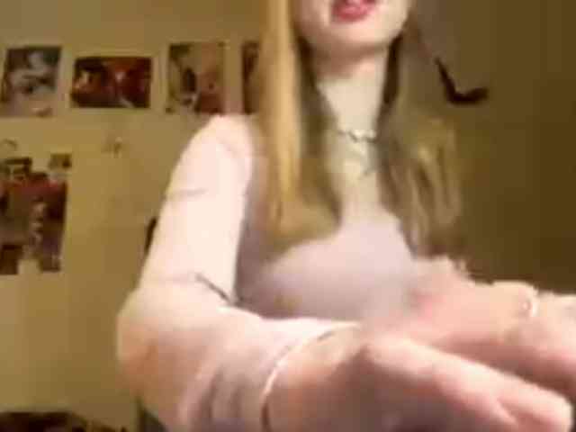 LucreciaSoricelli webcam