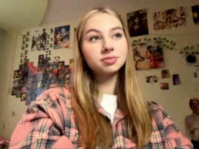 LucreciaSoricelli webcam