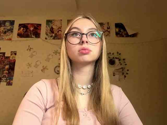 LucreciaSoricell... Live Webcam on BongaCams