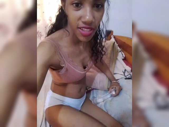 Khezia's BongaCams show and profile